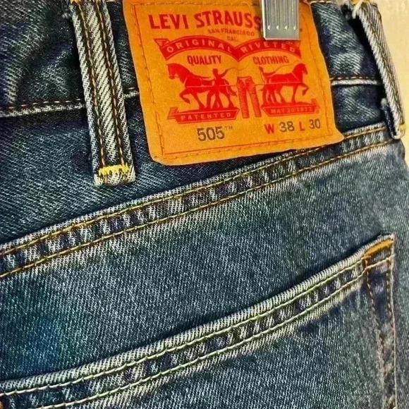 Men’s Levi’s 505 Jeans - Picture 2 of 4
